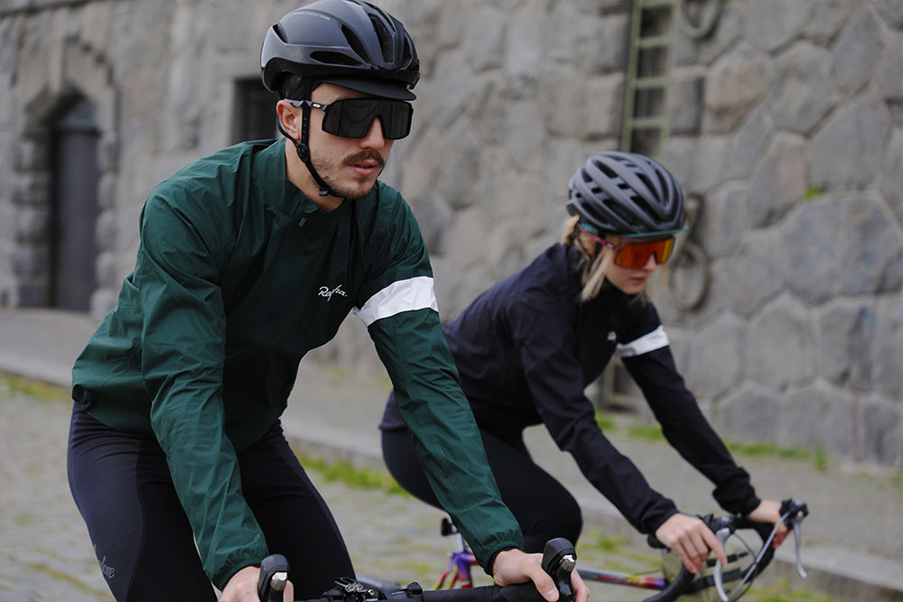 Find your perfect sports sunglasses on eyerim.com  