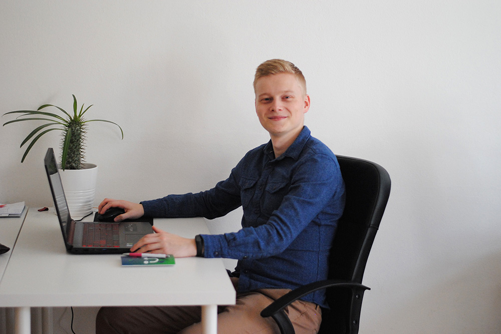 eyerim office series, creative office, Ján the designer