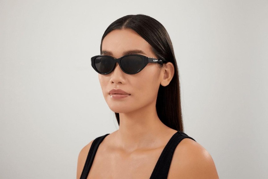 Aurinkolasit Balenciaga BB0209SA 001 Cat Eye Musta