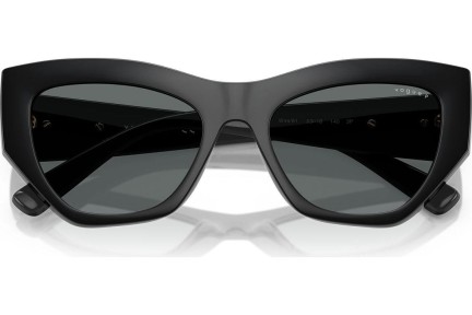 Слънчеви очила Vogue Eyewear VO5607S W44/81 Polarized Око на котка Черна